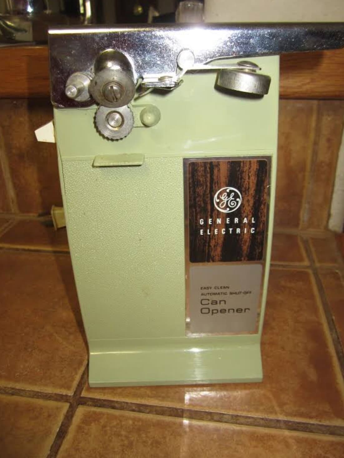 old electric can opener - General Electric Easy Clean Automatic ShutOff Can Opener